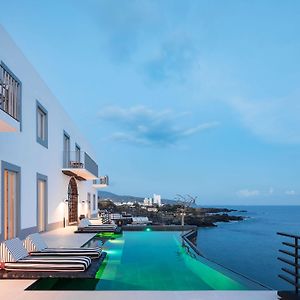 White Exclusive Suites & Villas